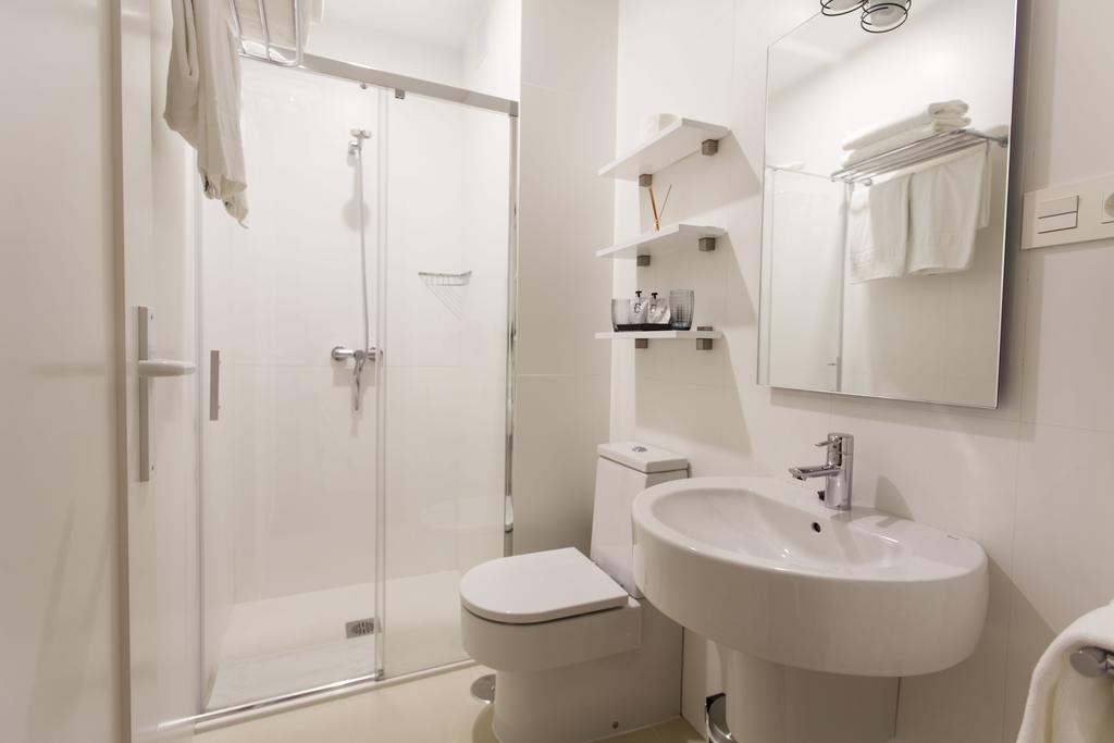 Picasso Suites Малага Номер фото
